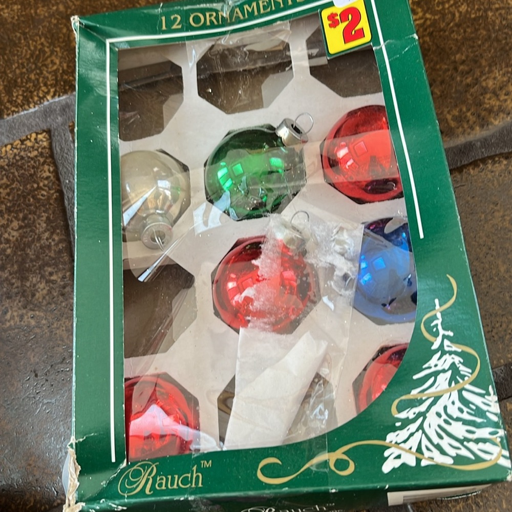 35 Piece Lot of Random Christmas Tree Ornaments - Picture 8 of 11